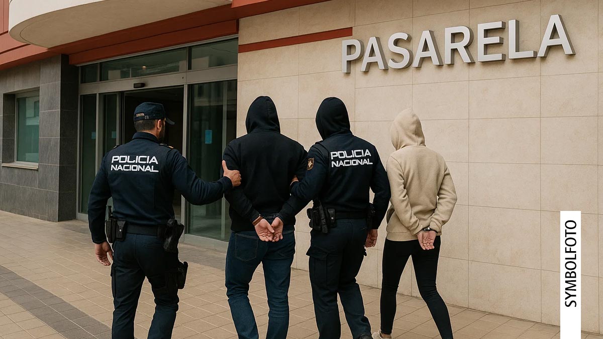 Nationalpolizei beim Anti-Terror-Einsatz im Pasarela-Gebäude in Calpe