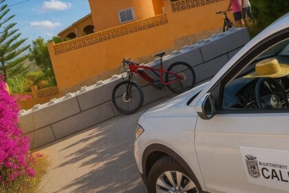 Anwohner sperrt eine öffentliche Straße